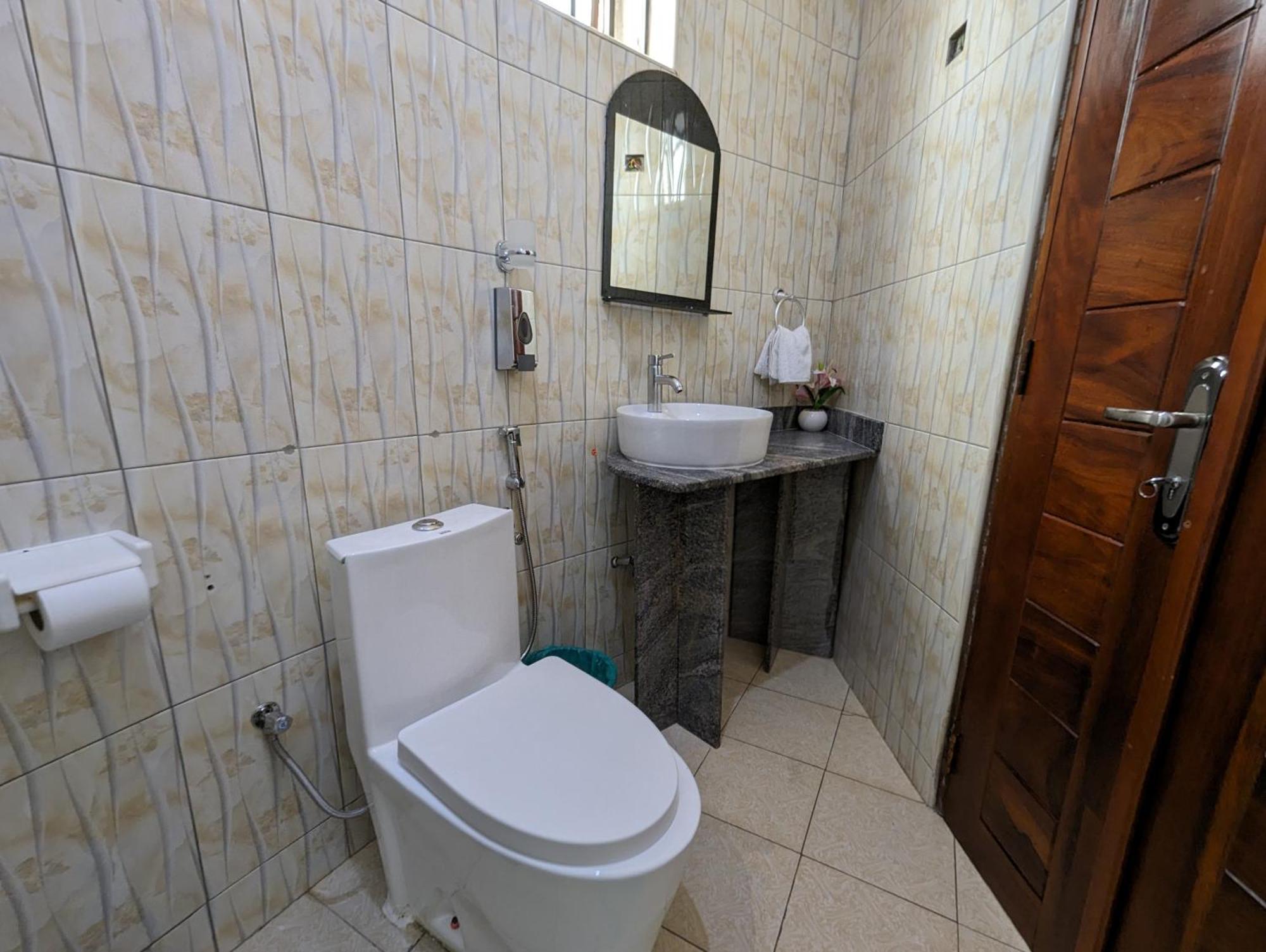 Oslo Gardens Bed & Breakfast Entebbe Luaran gambar