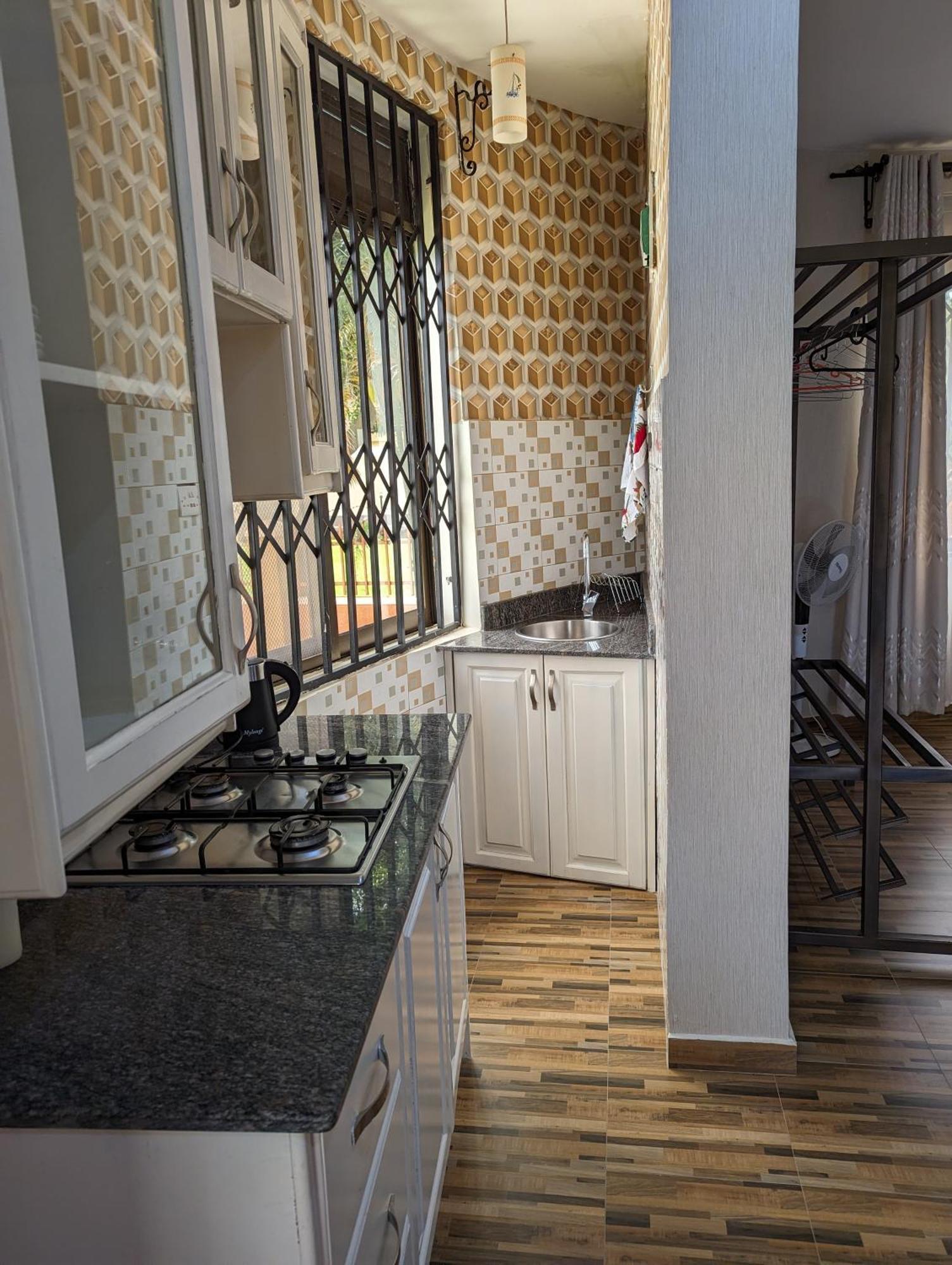 Oslo Gardens Bed & Breakfast Entebbe Luaran gambar