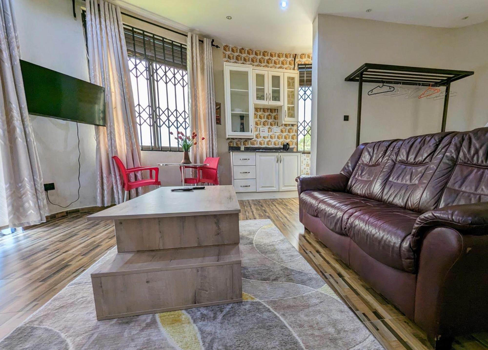 Oslo Gardens Bed & Breakfast Entebbe Luaran gambar