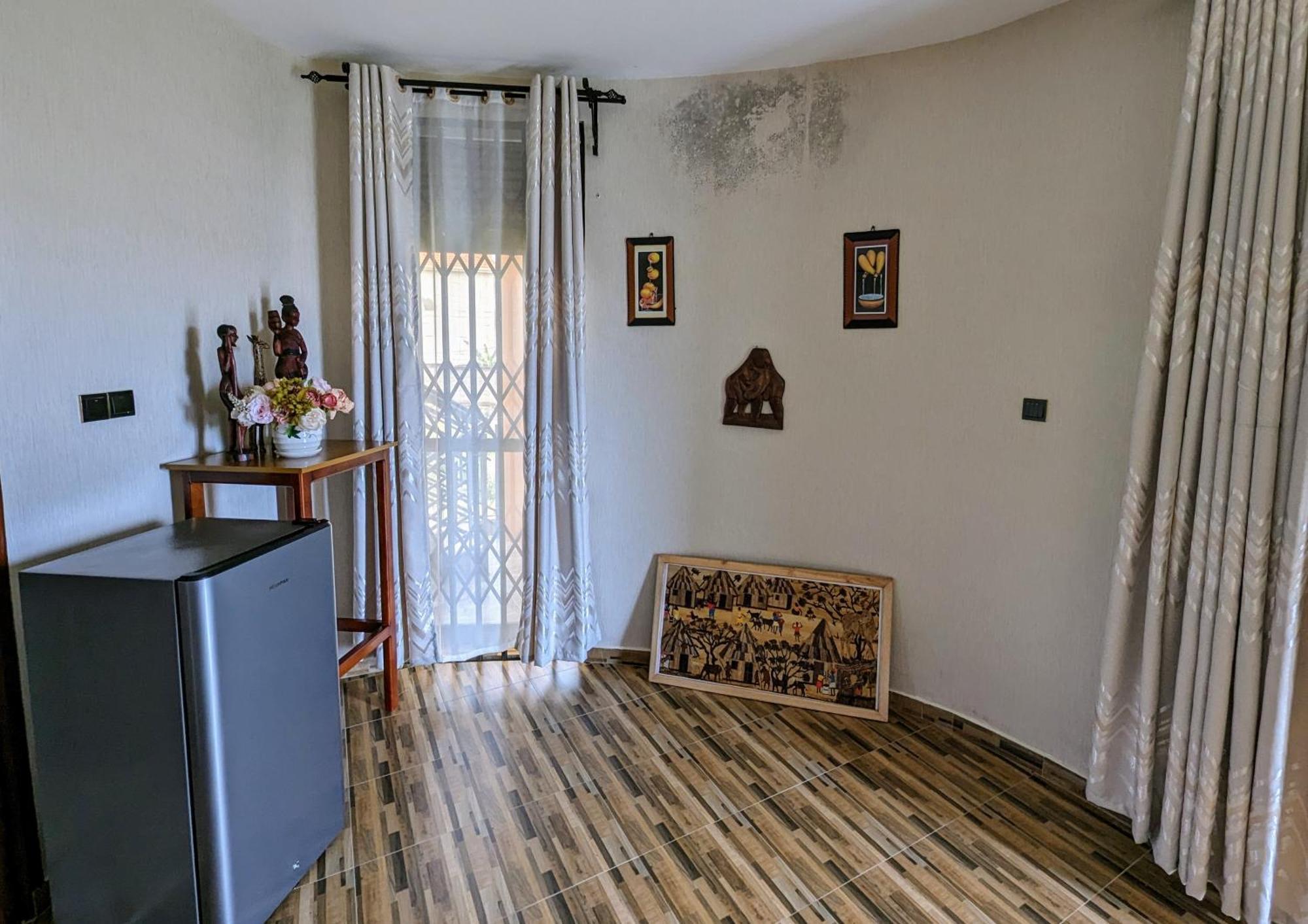 Oslo Gardens Bed & Breakfast Entebbe Luaran gambar