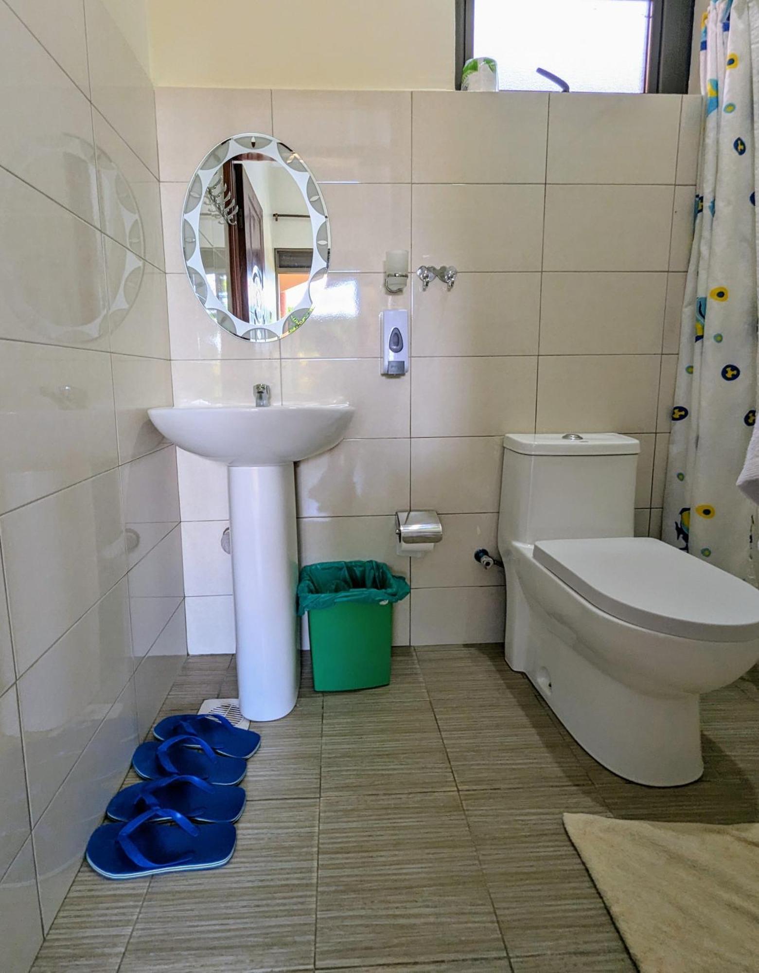 Oslo Gardens Bed & Breakfast Entebbe Luaran gambar